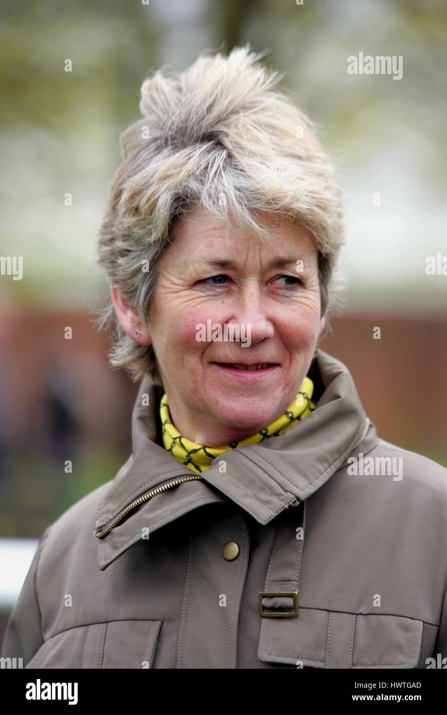 JULIA FEILDEN corsa di cavalli TRAINER ROWLEY MILE NEWMARKET Corso Inghilterra 19 aprile 2006 Foto Stock