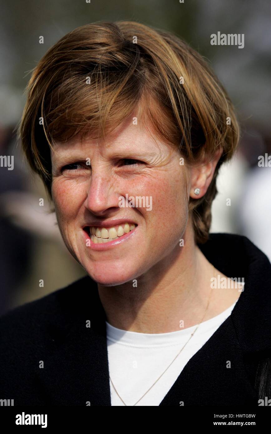 AMANDA PERRETT corsa di cavalli TRAINER ROWLEY MILE NEWMARKET Corso Inghilterra 18 aprile 2006 Foto Stock