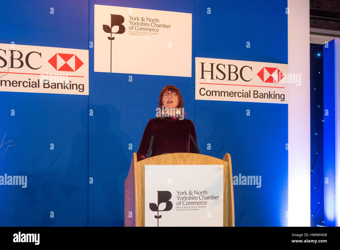 York, Regno Unito. 23 marzo, 2017. Janet Street-Porter CBE, inglese celebrity, media personalità, giornalista ed emittente, e presentatore di corrente se ITV di donne allentati, gli indirizzi dei membri della York e North Yorkshire Camera di commercio presso la loro cena annuale. La manifestazione si è svolta presso il Museo nazionale delle ferrovie e la Sig.ra Street-Porter ha parlato apertamente di fronte a un pubblico numeroso di uomini e donne, ricordando le sue esperienze e delinea la sua visione per noi100, una campagna che mira a preparare la società a vivere sano 100 anni. Foto Fotografia Bailey-Cooper/Alamy Live News Foto Stock