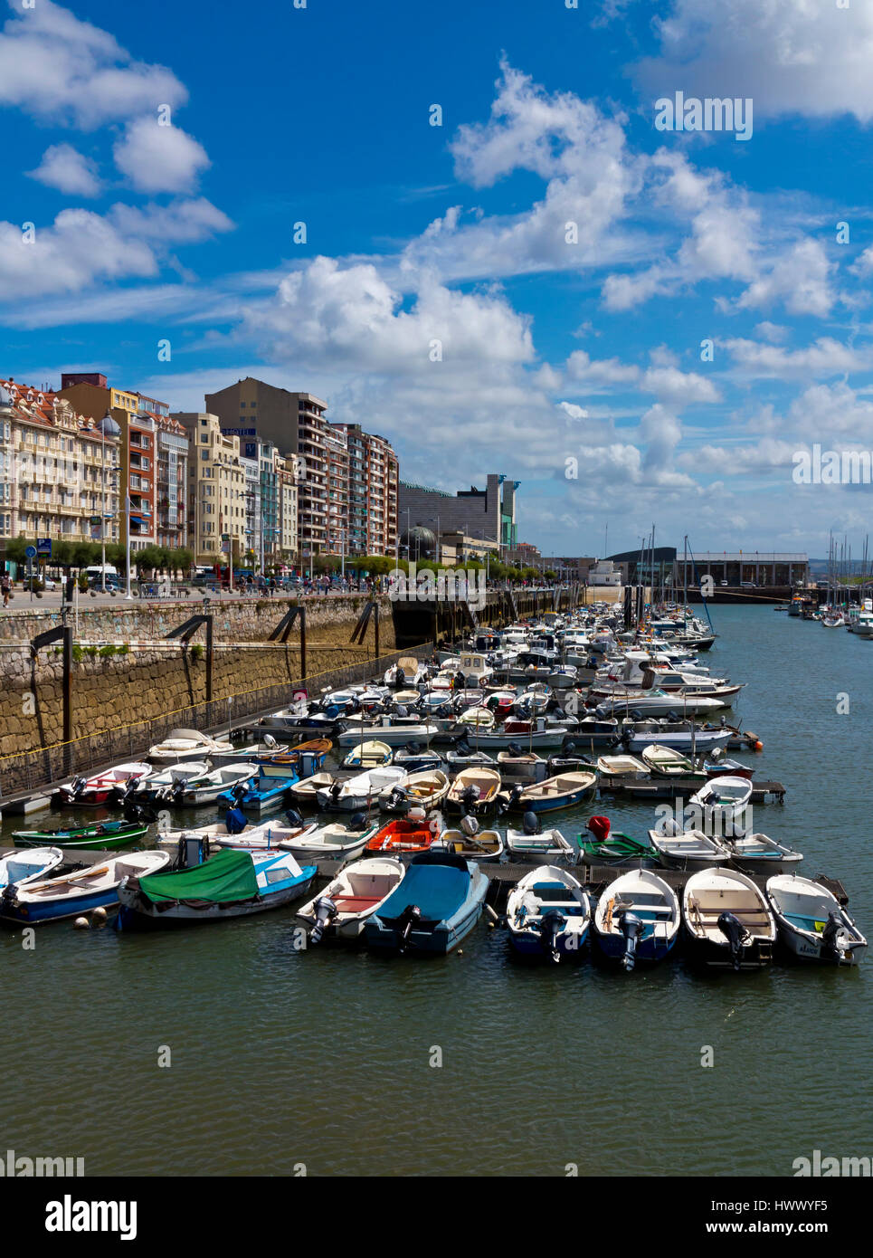 Il lungomare e la zona di marina a Santander in Cantabria Spagna settentrionale Foto Stock