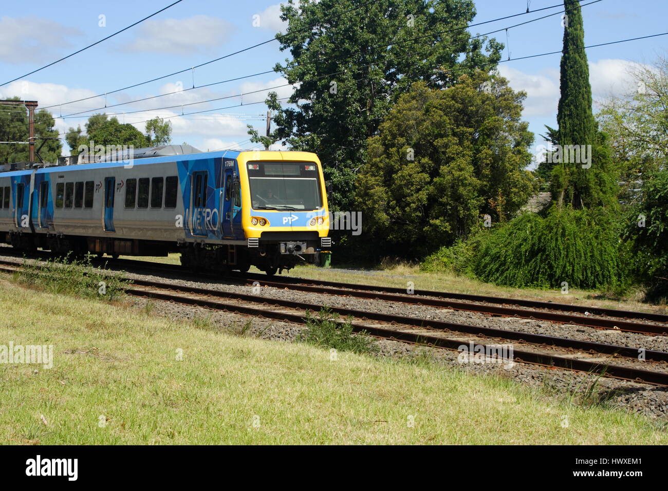 Metro Train City Bound da Belgrave a Melbourne a metà pomeriggio, Melbourne, Australia. Foto Stock