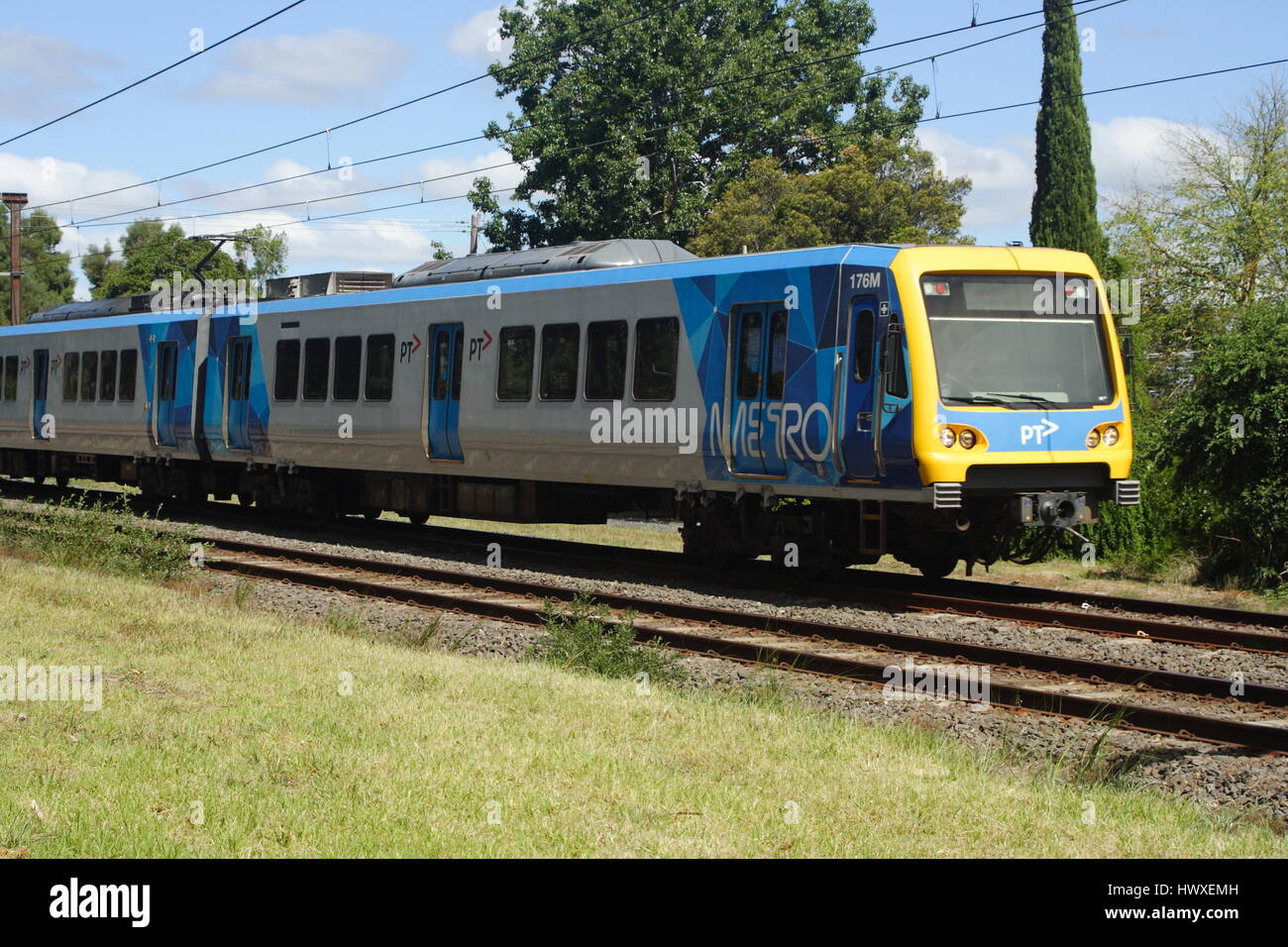 Metro Train City Bound da Belgrave a Melbourne a metà pomeriggio, Melbourne, Australia. Foto Stock