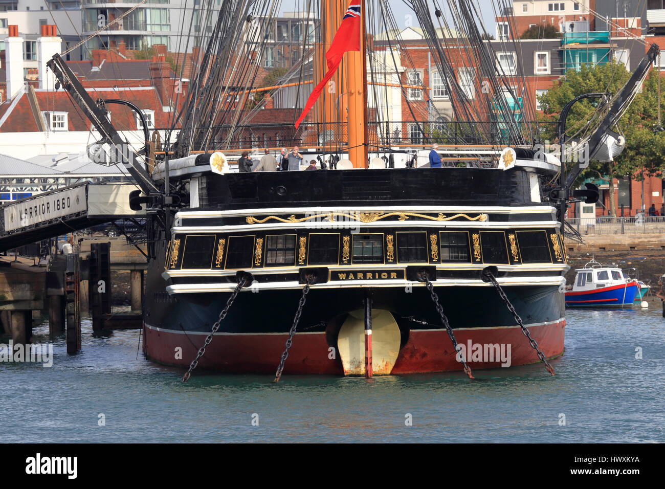 Vista di poppa del dispositivo HMS Warrior vintage vapore e vela powered mondati ferro nave da guerra della regina Victoria flotta sul display nel porto di Portsmouth Dockyard, REGNO UNITO Foto Stock