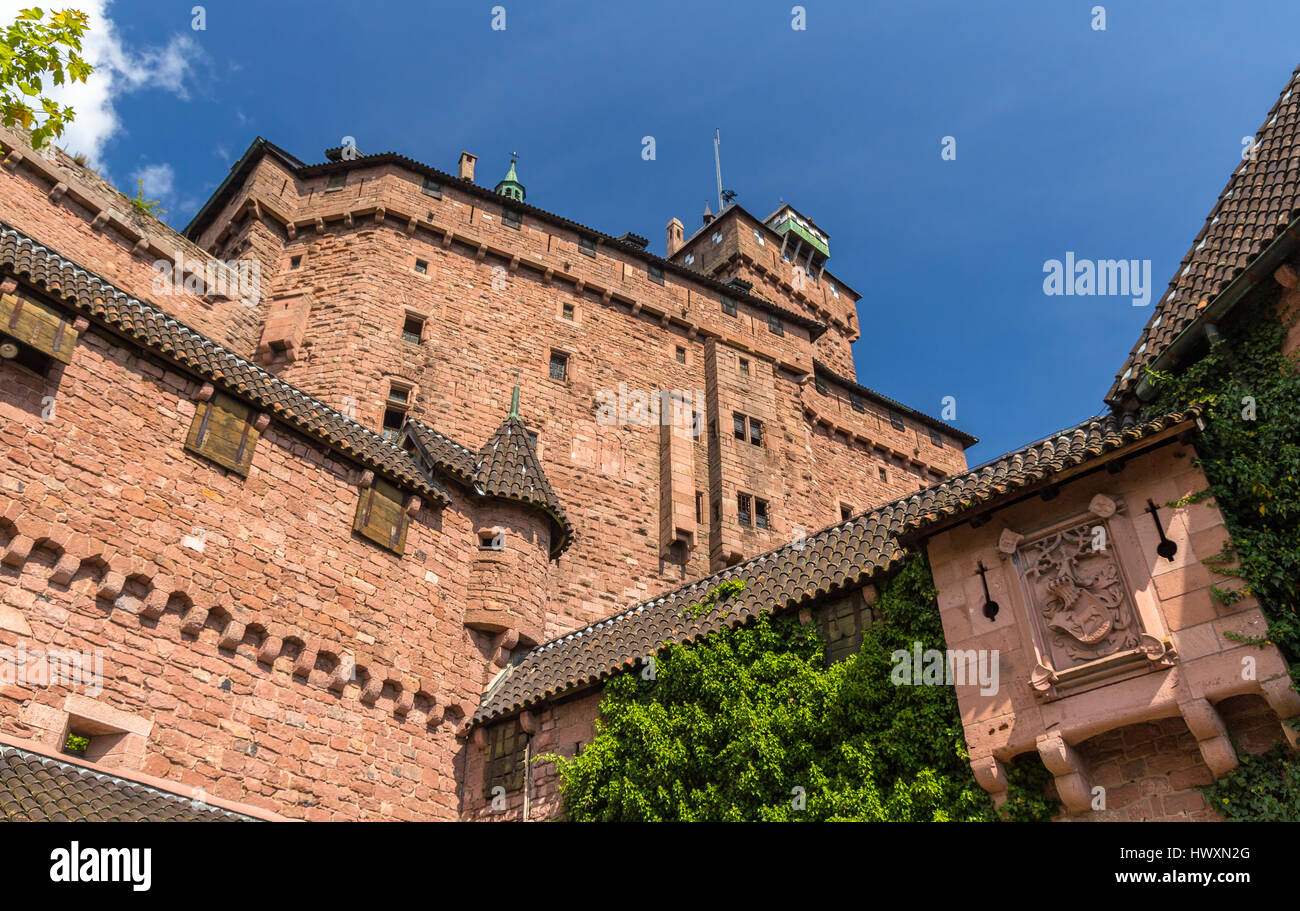 Mura del Castello di Haut-Koenigsbourg in Alsazia, Francia Foto Stock