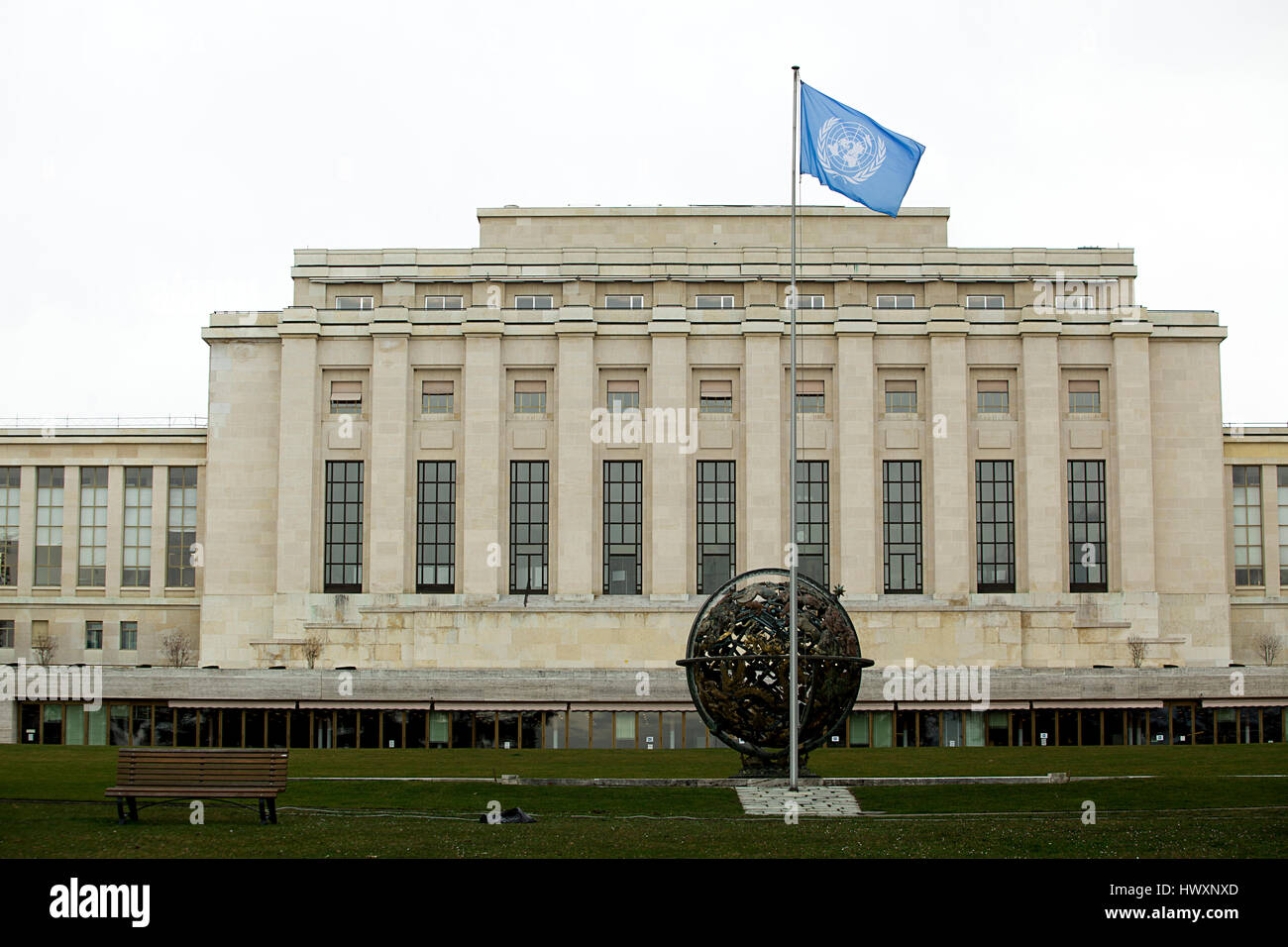 Le Nazioni Unite la sede di Ufficio delle Nazioni Unite a Ginevra, è noto anche come il Palais des Nations e si trova presso il Parco Ariana. Nella parte anteriore del Foto Stock