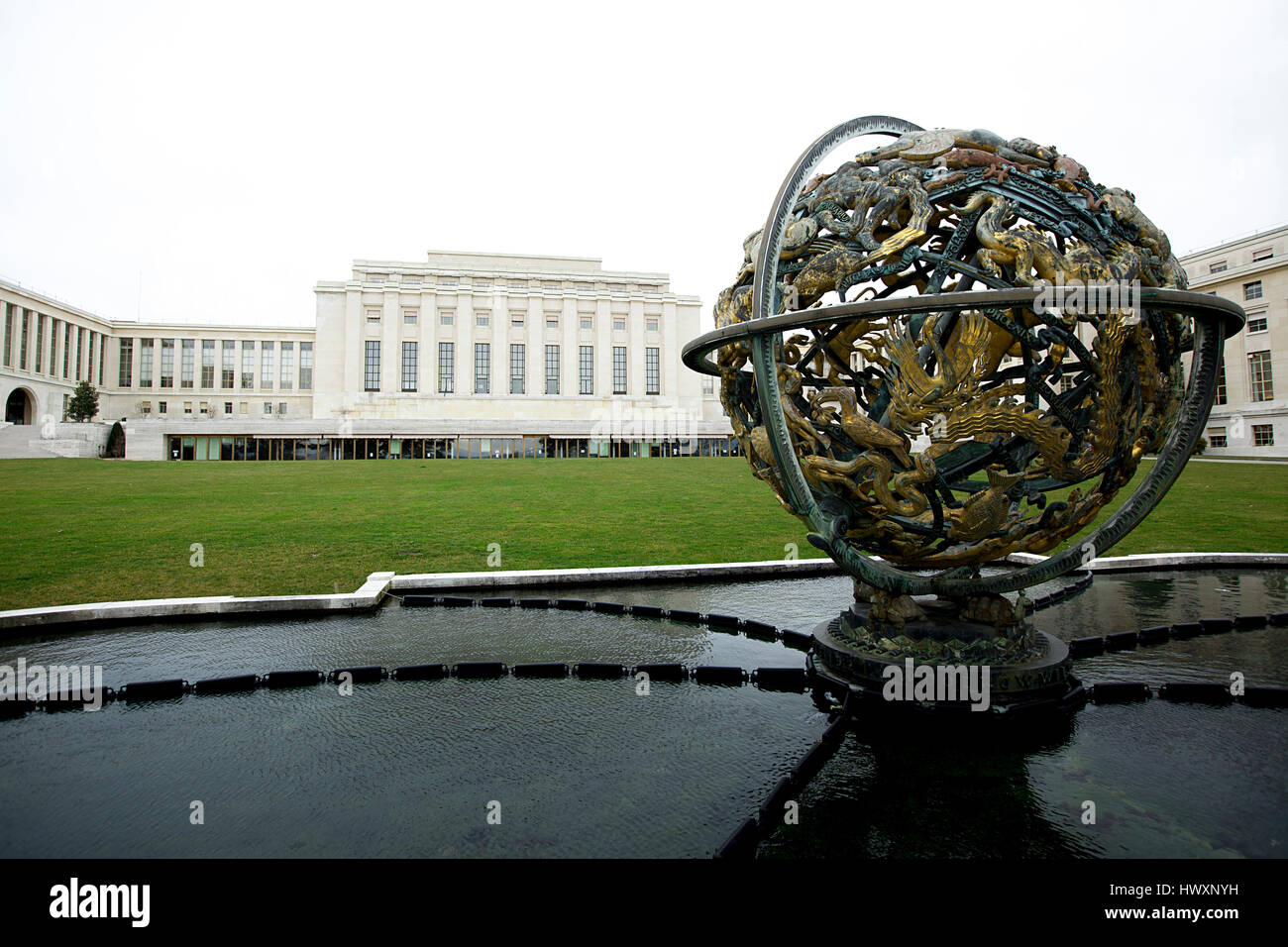 La sfera celeste Woodrow Wilson Memorial, a Ariana Park, il Palazzo delle Nazioni di Ginevra in Svizzera. Foto Stock