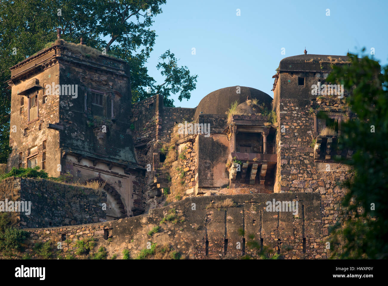 Il Ranthambhore Fort, palazzo fortificato nel Rajasthan, India. Questo maharajah residence divenne nel 2013 Patrimonio Mondiale dell Unesco. Foto Stock