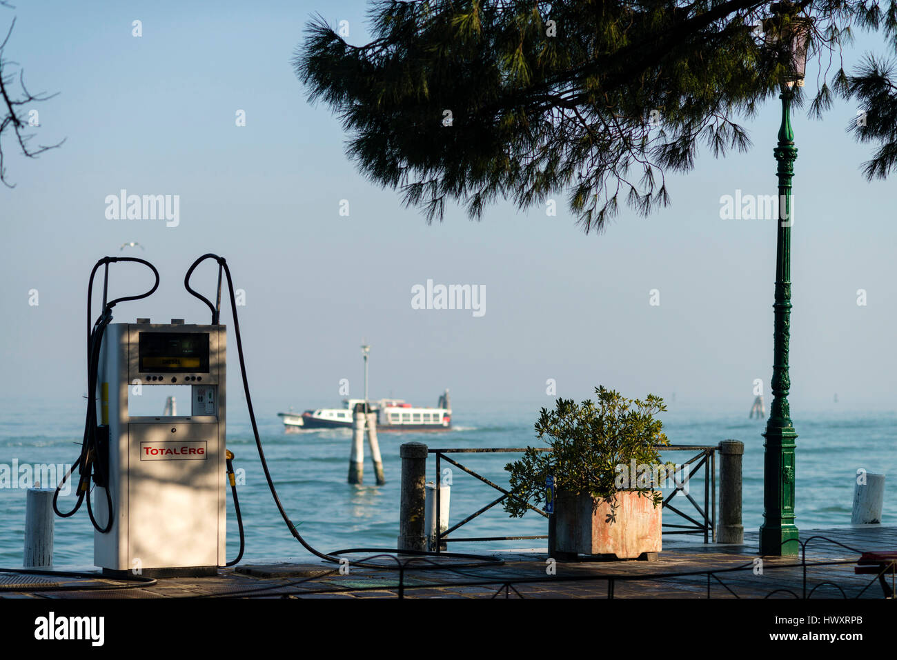 Stazione di gas per imbarcazioni a Venezia, Italia Foto Stock