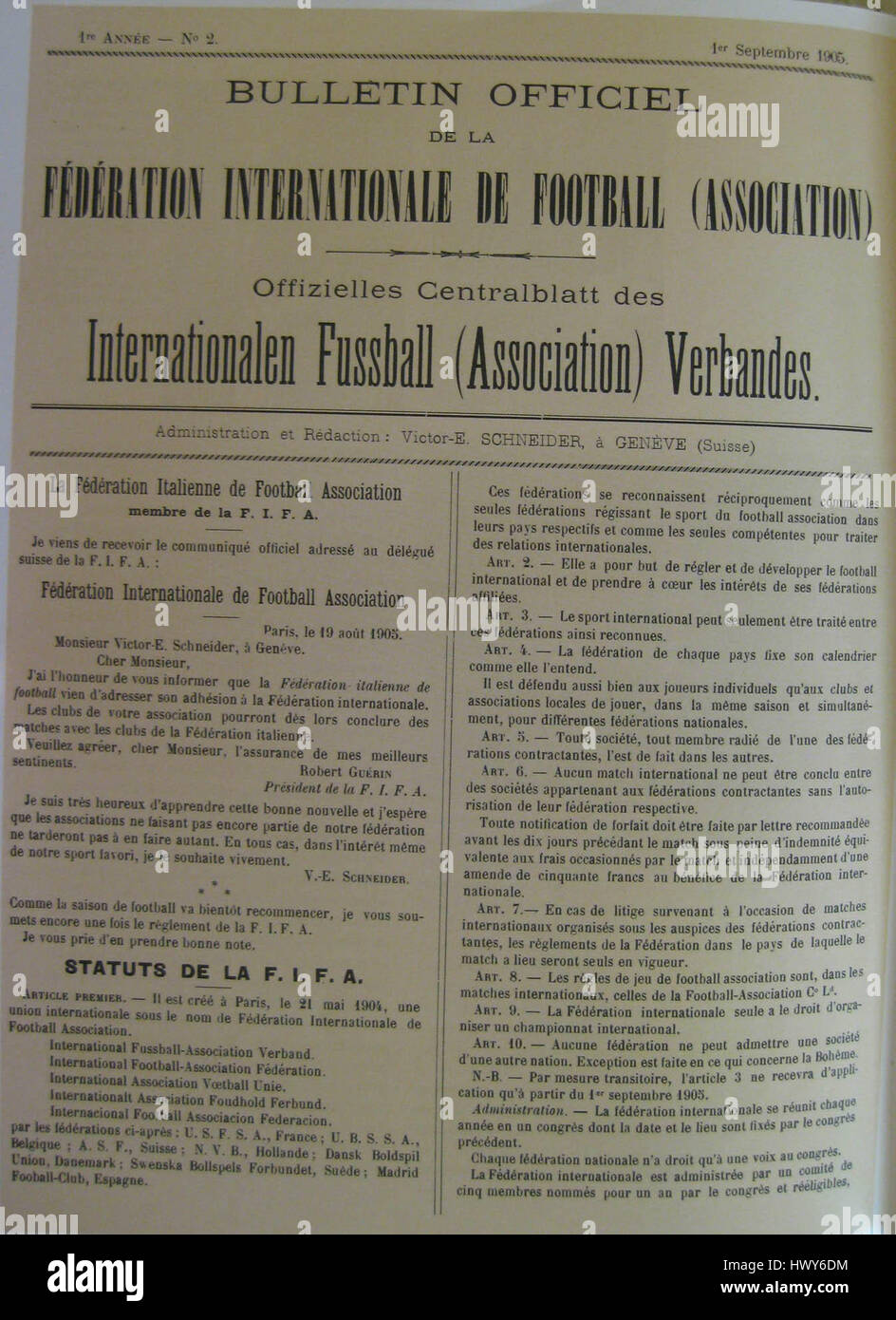 La carta FIFA, datata 1 settembre 1905, segna un documento fondamentale per l'istituzione della Fédération Internationale de Football Association, che delinea la struttura e gli obiettivi dell'organo di governo internazionale del calcio. Foto Stock