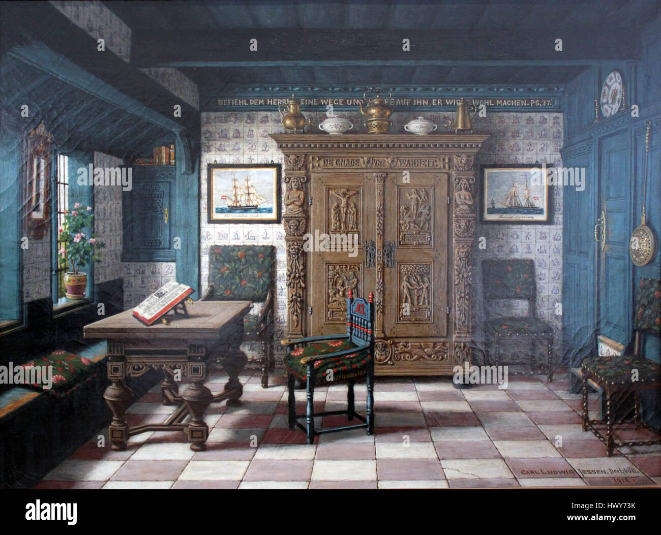 'Die blaue Stube' di Jessen, dipinto nel 1912, presenta interni domestici con un distintivo schema di colore blu. L'opera riflette le preferenze estetiche europee dell'inizio del XX secolo, mescolando realismo e simbolismo artistico. Foto Stock