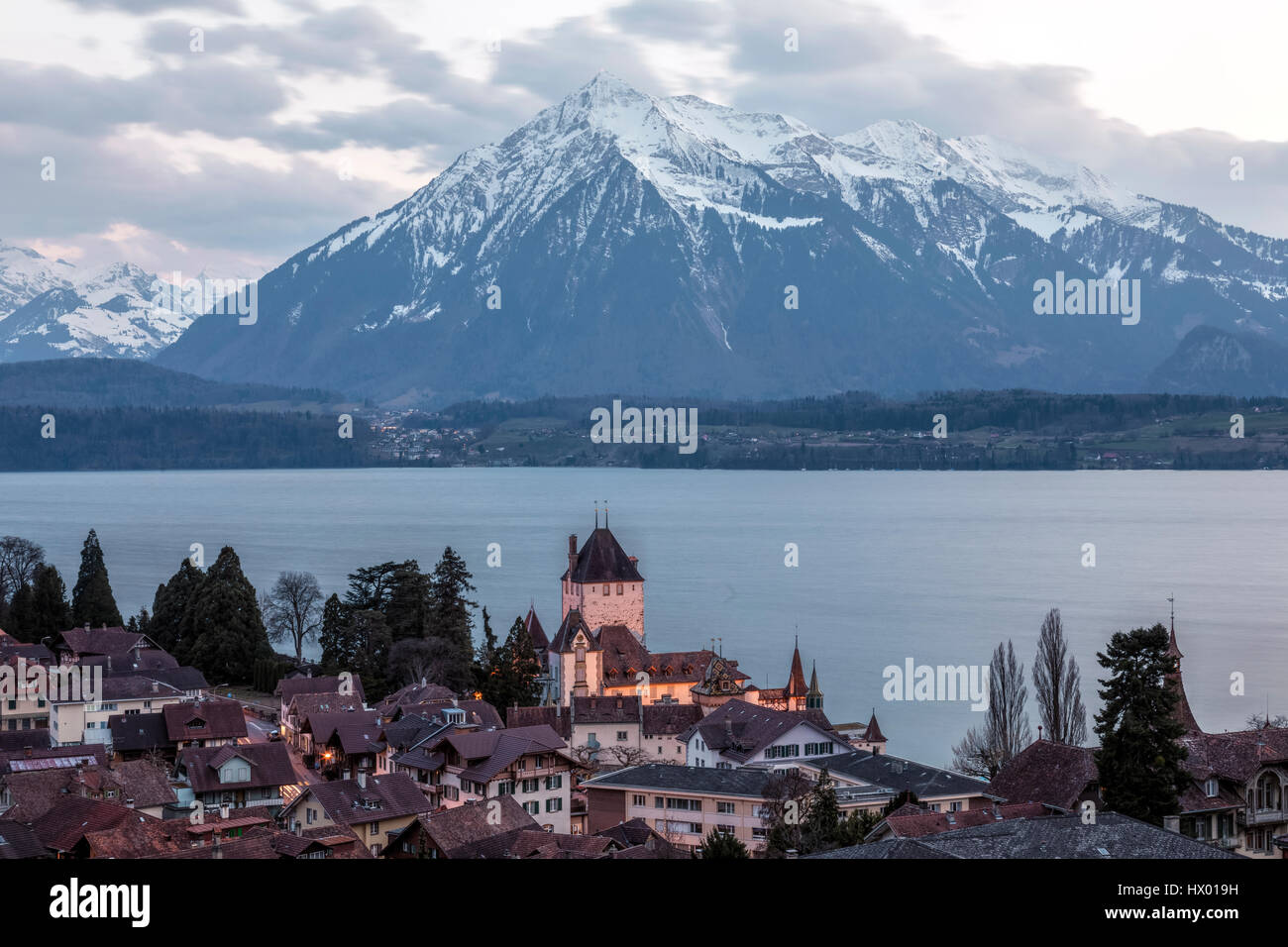 Schloss Oberhofen, Thunersee, Berner Oberland, Berna, Svizzera, Europa Foto Stock