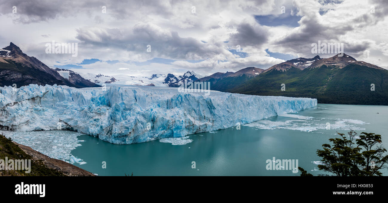 Panorama del Ghiacciaio Perito Moreno in Patagonia - El Calafate, Argentina Foto Stock