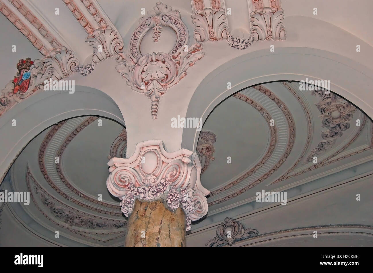 Vista dettagliata degli archi nel Foyer del Gran Teatro de la Habana, Havana, Cuba Foto Stock