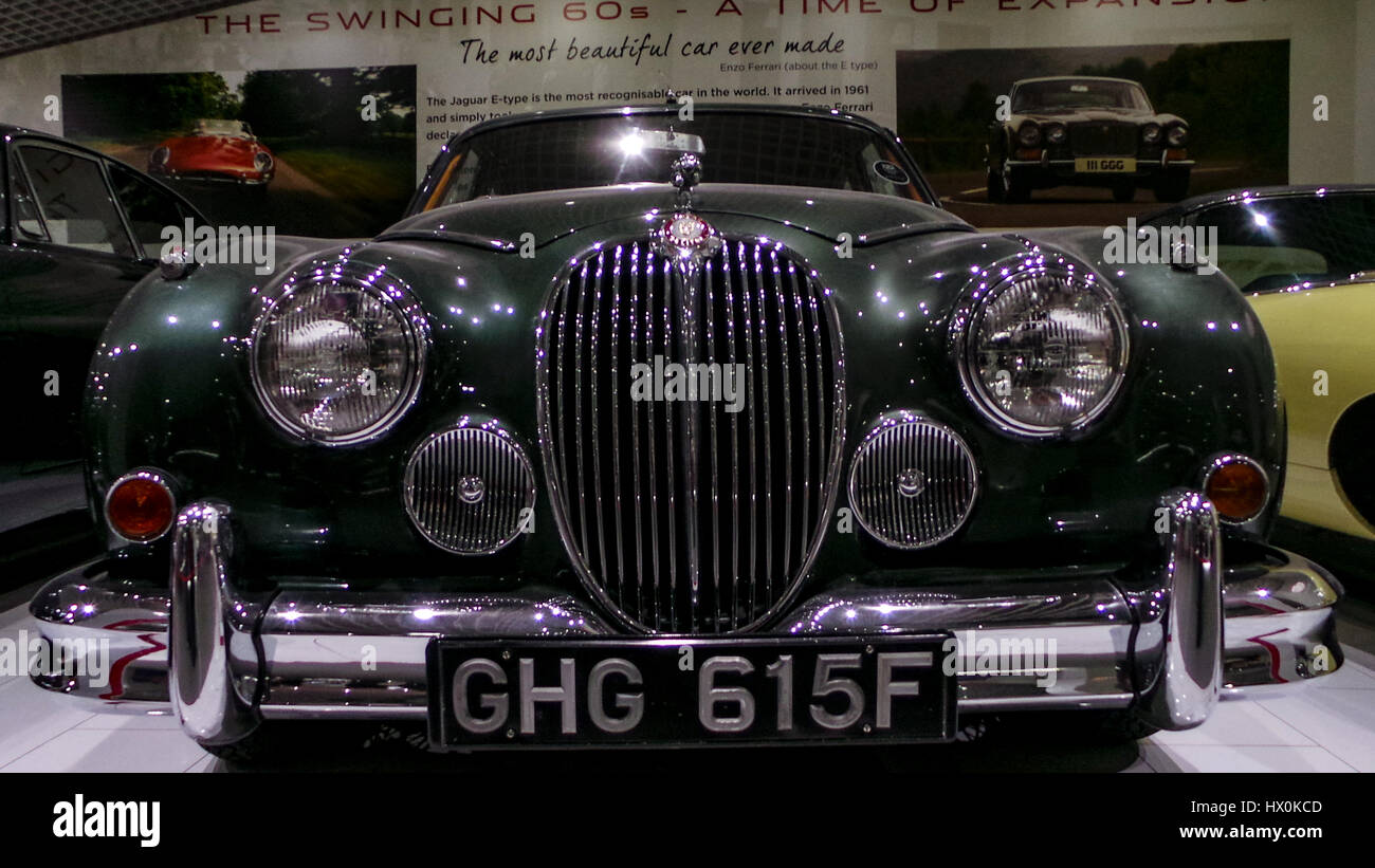 Vecchia Jaguar auto classica a Coventry Motor Museum Foto Stock