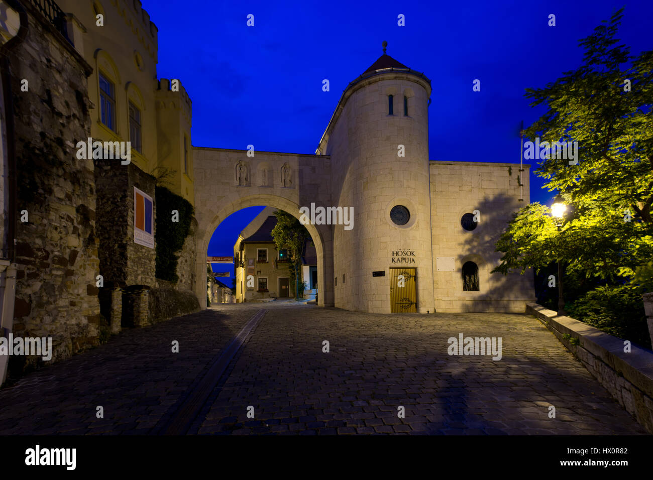 Il cancello di castello, principale via di accesso alla città vecchia e la cittadella di Veszprem, storica città ungherese nei pressi del lago di Balaton. Foto Stock