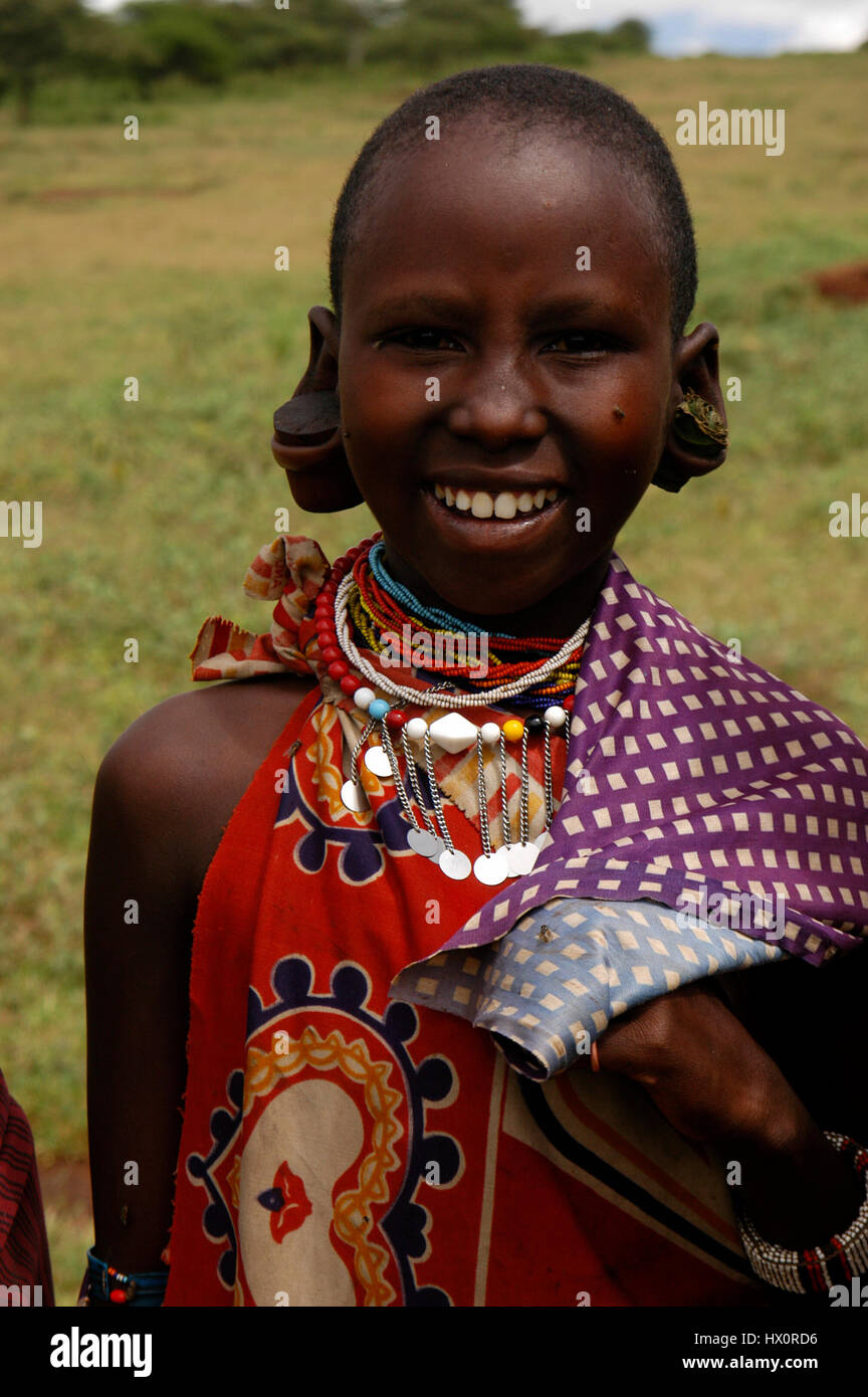 Maasai girl, malambo , villaggio, Regione di Arusha, Tanzania Foto Stock
