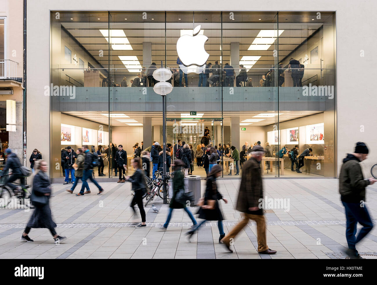 Apple Store di Monaco di Baviera, Germania Foto Stock