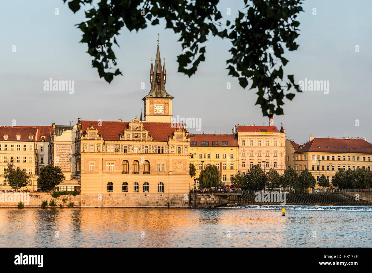 Cechia, Praga, vista di Bedrich Smetana Museum al tramonto Foto Stock