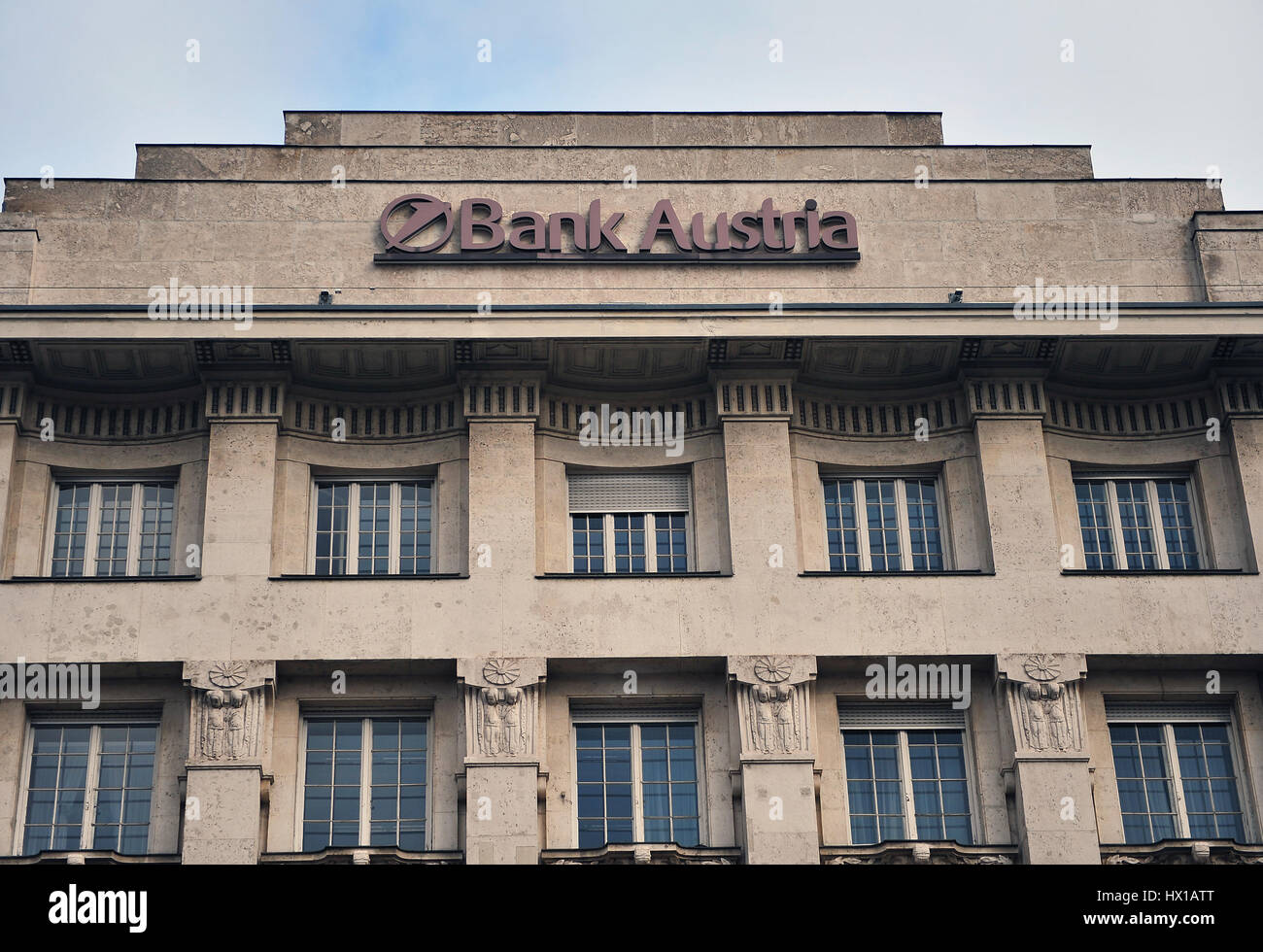 VIENNA, Austria - 11 febbraio: facciata di Bank Austria costruire a Vienna il 11 febbraio 2017. Foto Stock