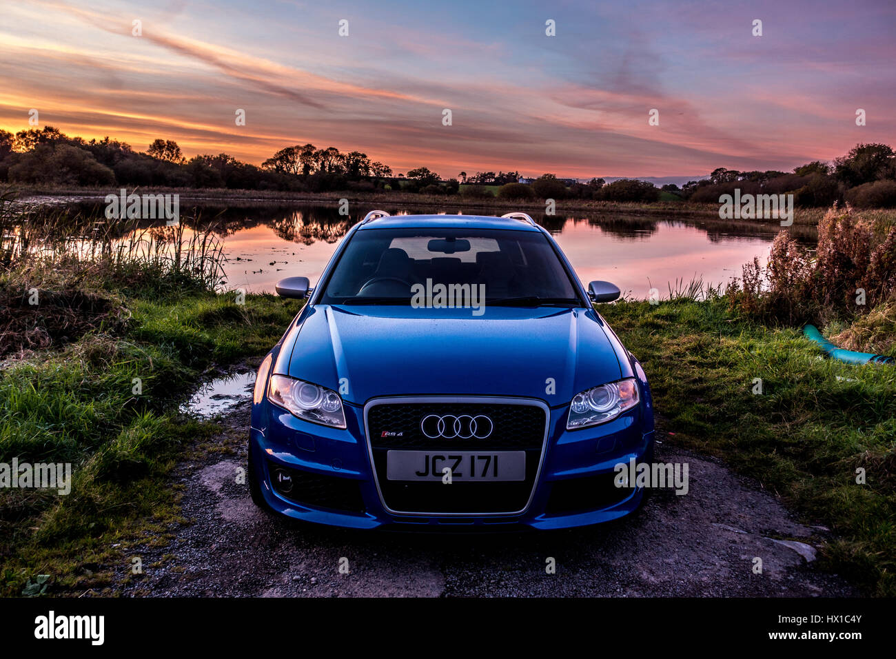 Audi RS4 blu Sprint Avant Foto Stock