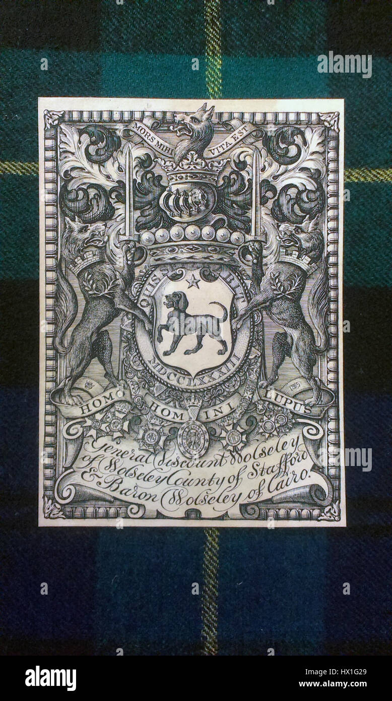 Questa targa "Ex Libris" commemora Garnet Wolseley, i visconte Wolseley. Il disegno riflette temi militari, simboleggiando i suoi notevoli contributi come figura militare britannica. Foto Stock