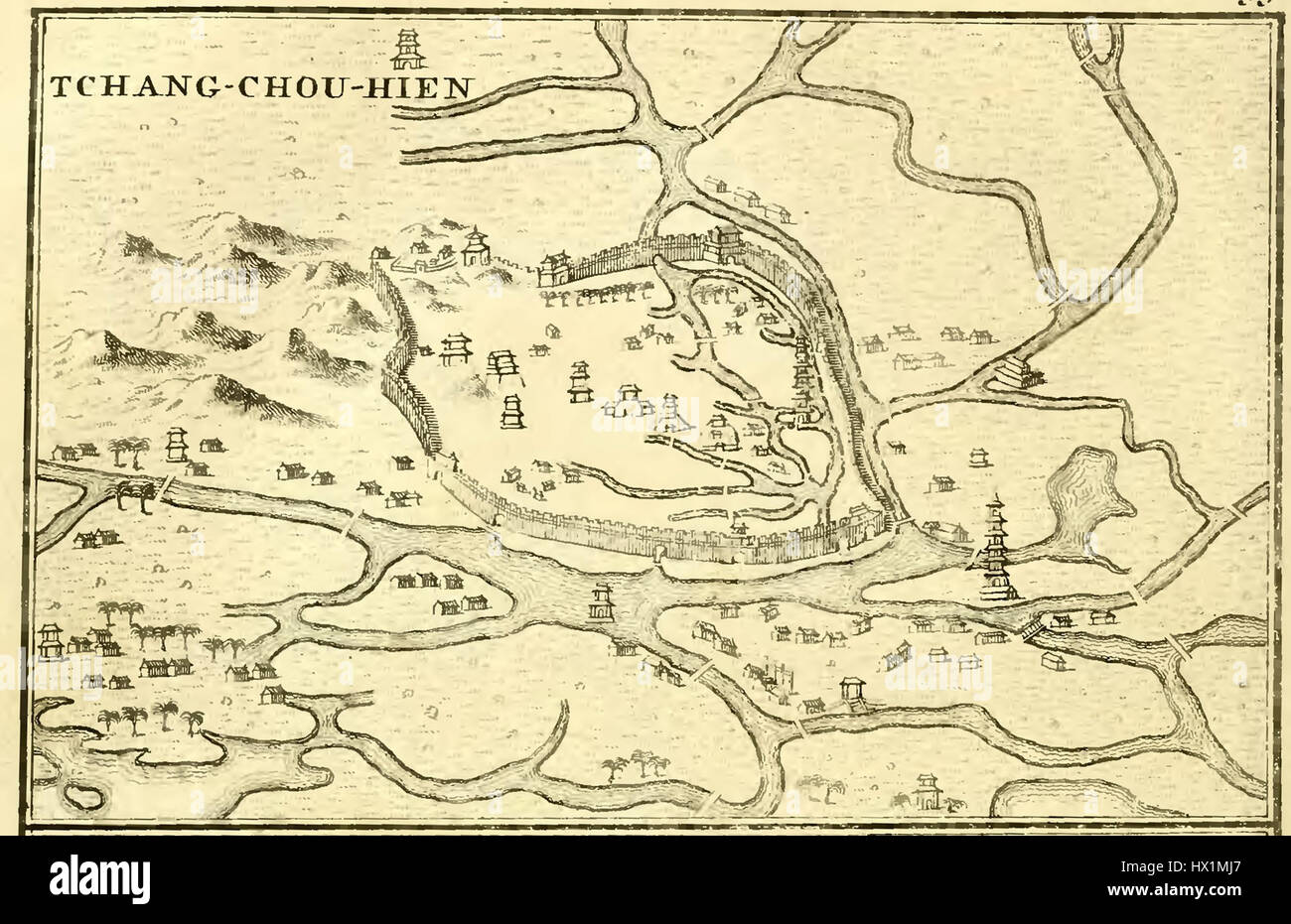 Questa mappa, creata da Du Halde, illustra la città di Changzhou in Cina, offrendo informazioni sulla struttura geografica e le caratteristiche durante il periodo in cui è stata realizzata, probabilmente nel XVIII secolo. Foto Stock