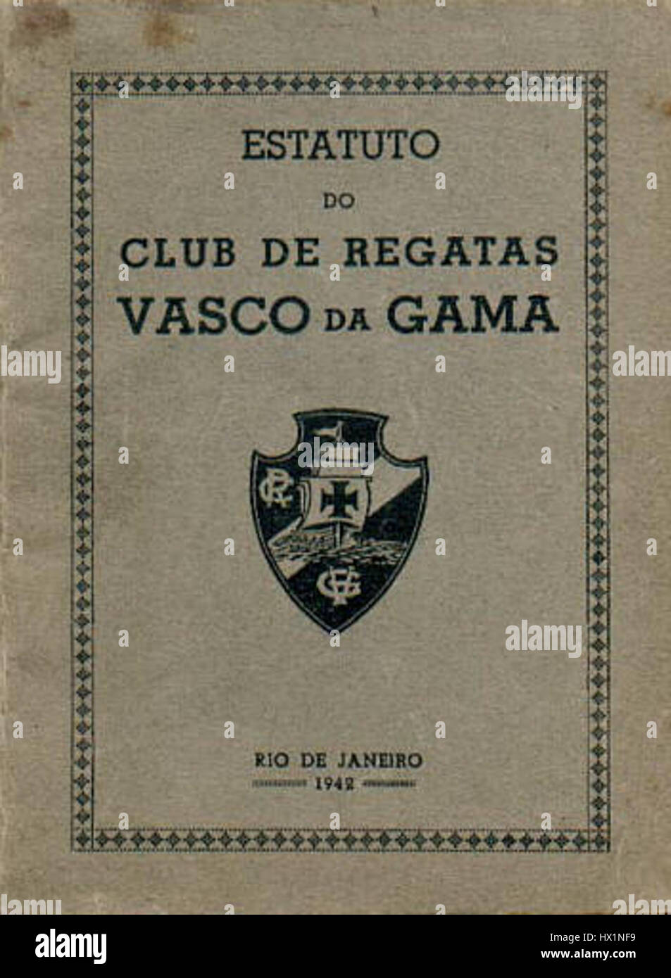 L'Estatuto Vasco è un documento giuridico che definisce il quadro politico e amministrativo dei Paesi Baschi in Spagna. Descrive dettagliatamente l'autonomia della regione all'interno della Spagna, delineandone la governance e la struttura politica. Foto Stock