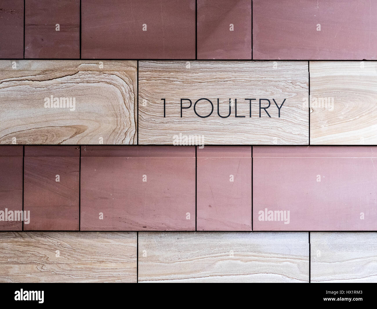 Dettaglio della facciata del n. 1 edificio di pollame a Londra, progettato da James Stirling, completata nel 1997, cinque anni dopo la sua morte. Il Grade ii Listed, Foto Stock