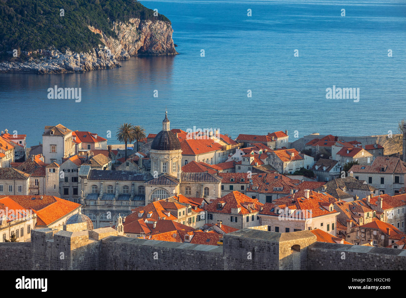Dubrovnik, Croazia. Splendida e romantica città vecchia di Dubrovnik durante la giornata di sole. Foto Stock