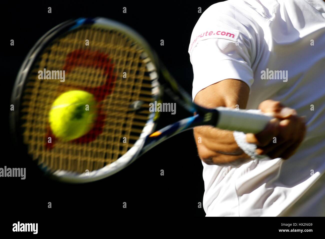 Racchetta da Tennis palla i campionati di Wimbledon i campionati di Wimbledon 15 All England Tennis Club Wimbledon LONDON EN Foto Stock
