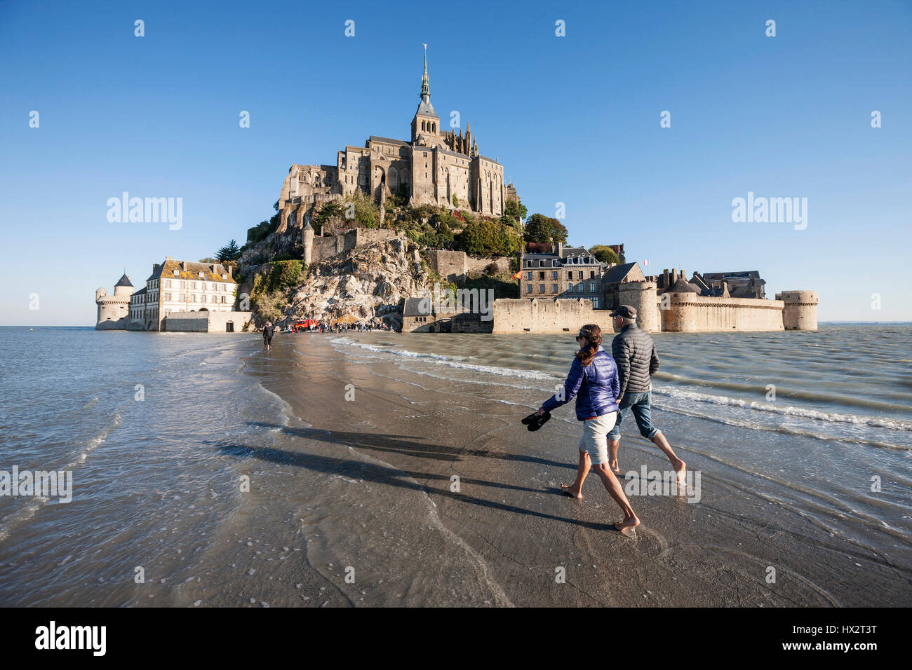 Mont Saint Michel (Saint Michael Mount), Normandia, a nord-ovest della Francia: equinoxial marea Foto Stock