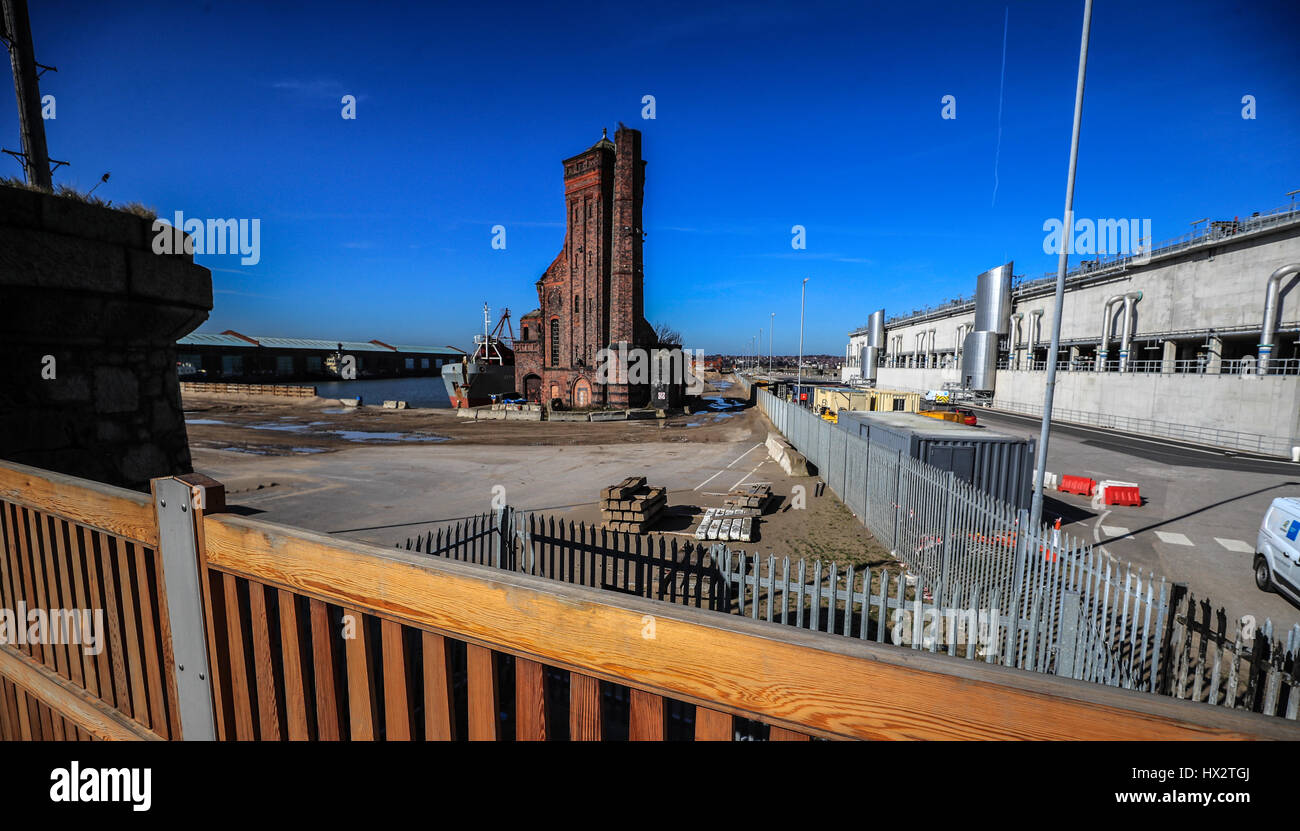 Una vista generale di Bramley Moore dock di Liverpool, il sito proposto di Everton del nuovo stadio. Foto Stock