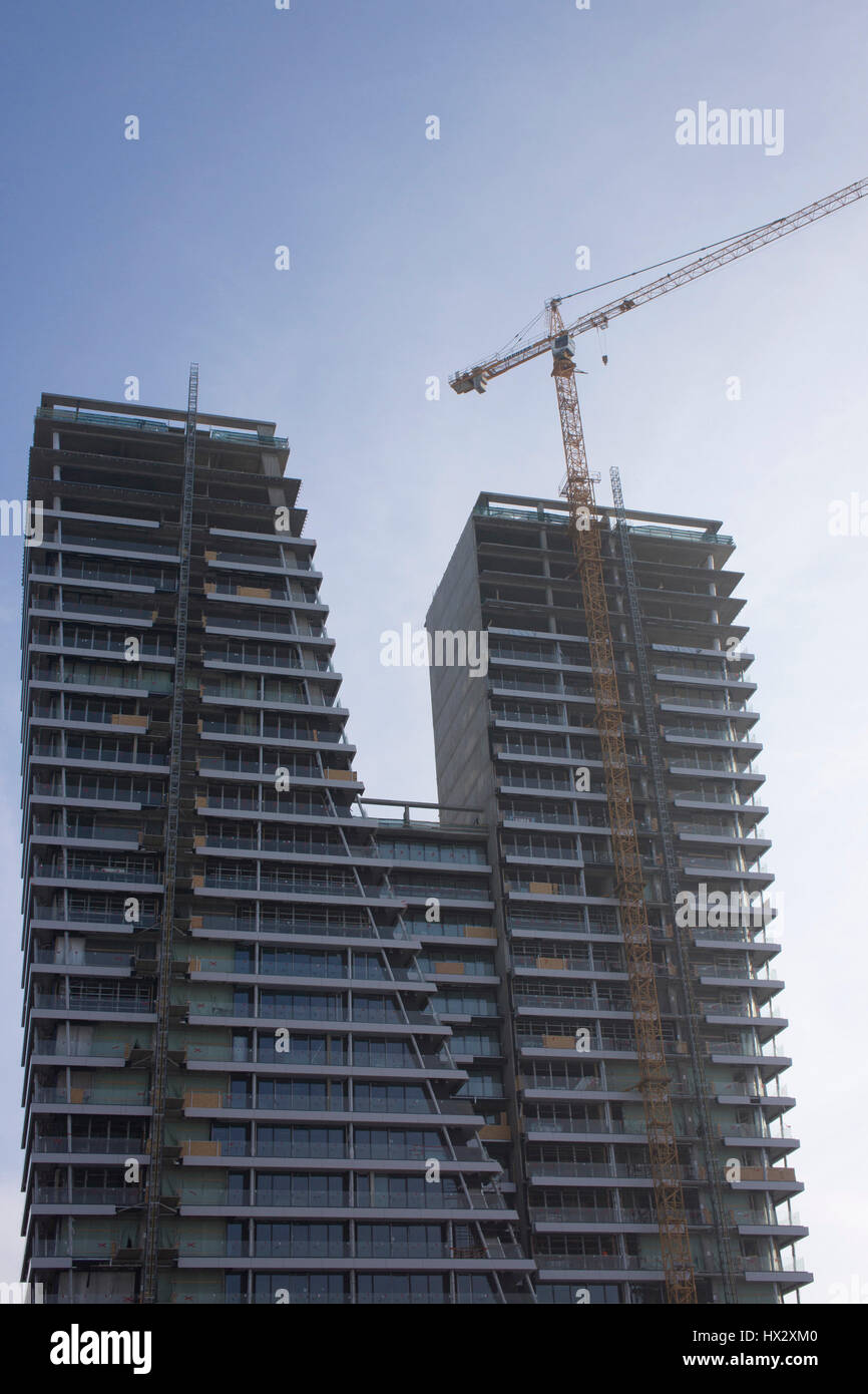 E moderno grattacielo in costruzione in Pankrac, Praga, chiamato torre V Foto Stock