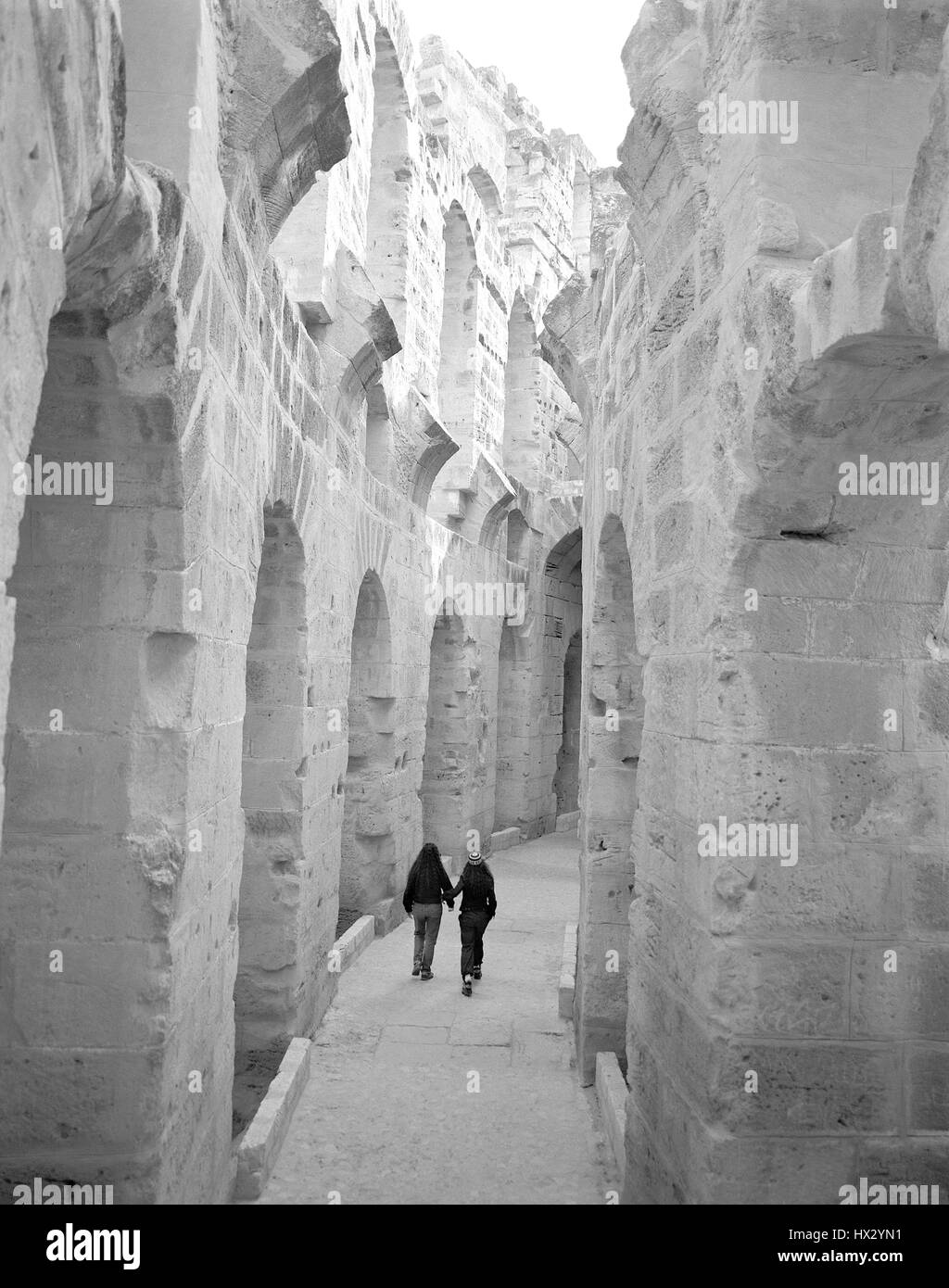 Interno del El Jem Colosseo in Tunisia centrale, Nord Africa Foto Stock