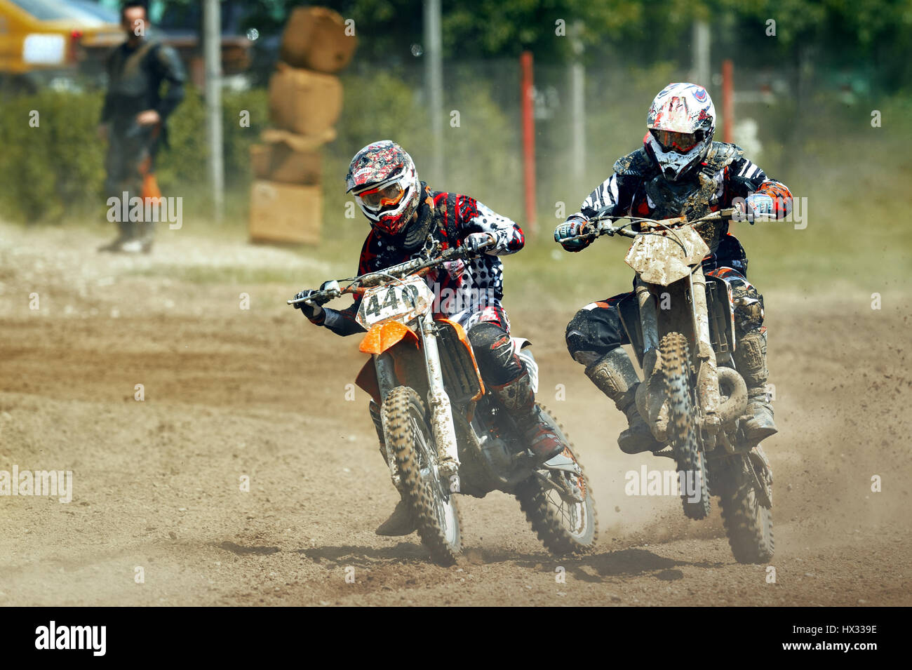 I piloti sconosciuto partecipa al terzo della nazionale di Endurocross Championship, 14 maggio 2011 a Ciolpani, Bucarest Foto Stock