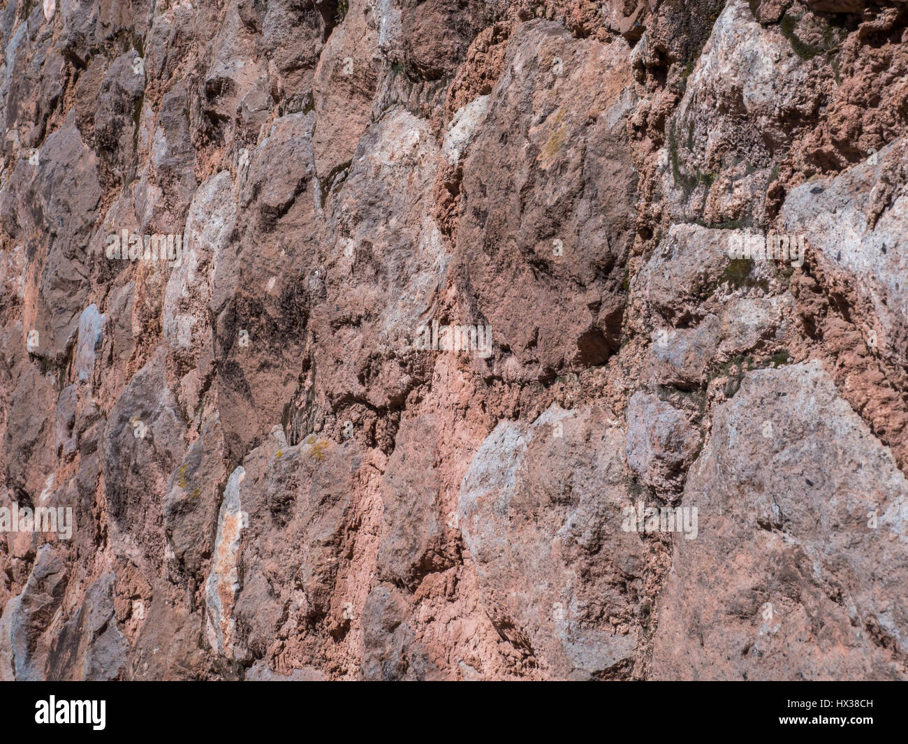 Parete rossa del Inca, rovine storiche in Moray Foto Stock