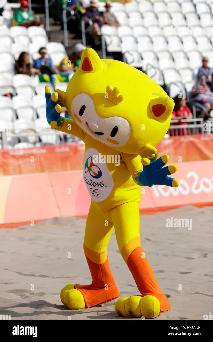 Rio de Janeiro, Brasile. 15 agosto 2016 Vinicius. mascotte per il 2016 Olimpiadi estive. ©Paul J. Sutton/NCP Fotografia. Foto Stock
