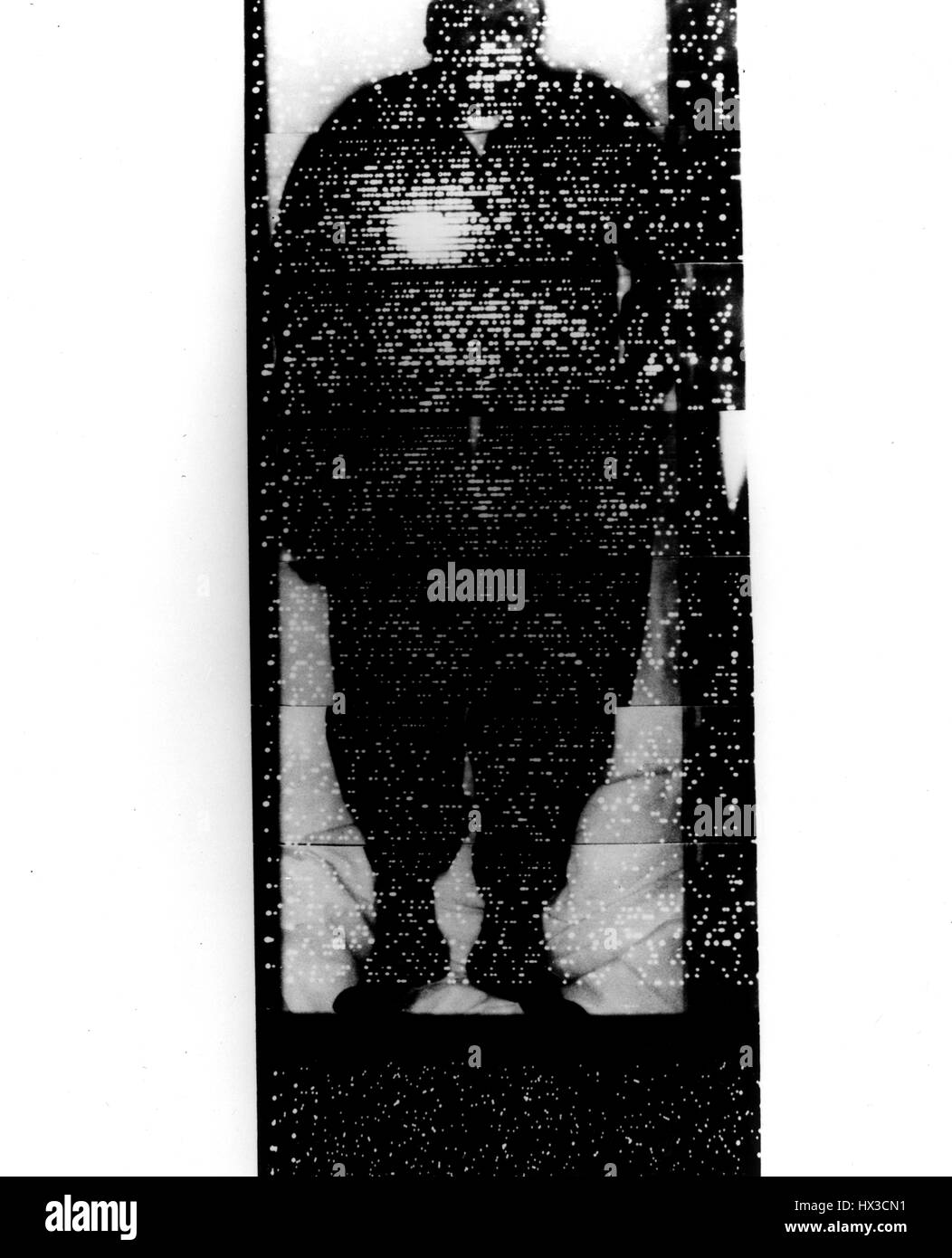 Sette numero di scansioni eseguite con il corpo intero scanner sono stati messi insieme per fornire un intero corpo di scansione per questo paziente con cancro alla tiroide metastatizzato ai polmoni, 1964. Immagine cortesia del Dipartimento Americano di Energia. Foto Stock