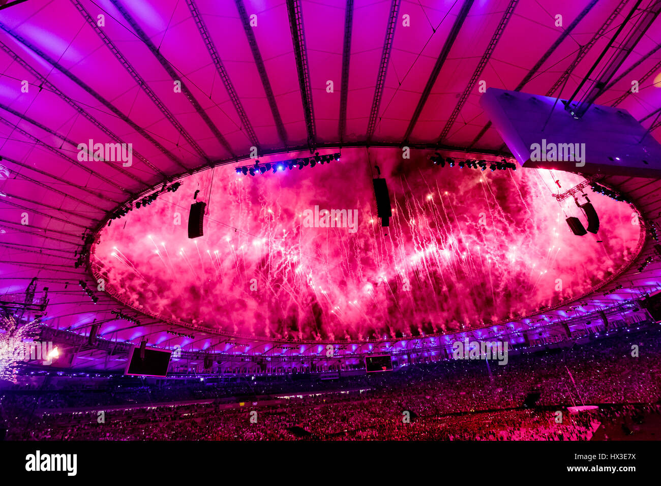 Rio de Janeiro, Brasile. 5 agosto 2016 Olimpiadi estive di cerimonie di apertura. ©Paul J. Sutton/NCP Fotografia. Foto Stock