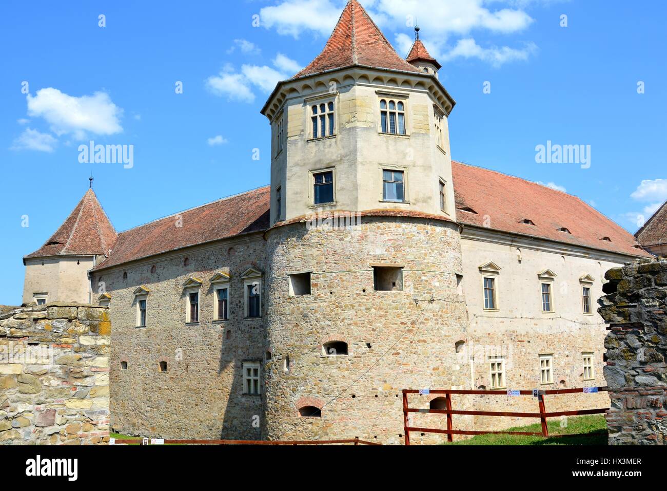 Antica fortezza medievale della città Fagaras, Transilvania, Romania Foto Stock