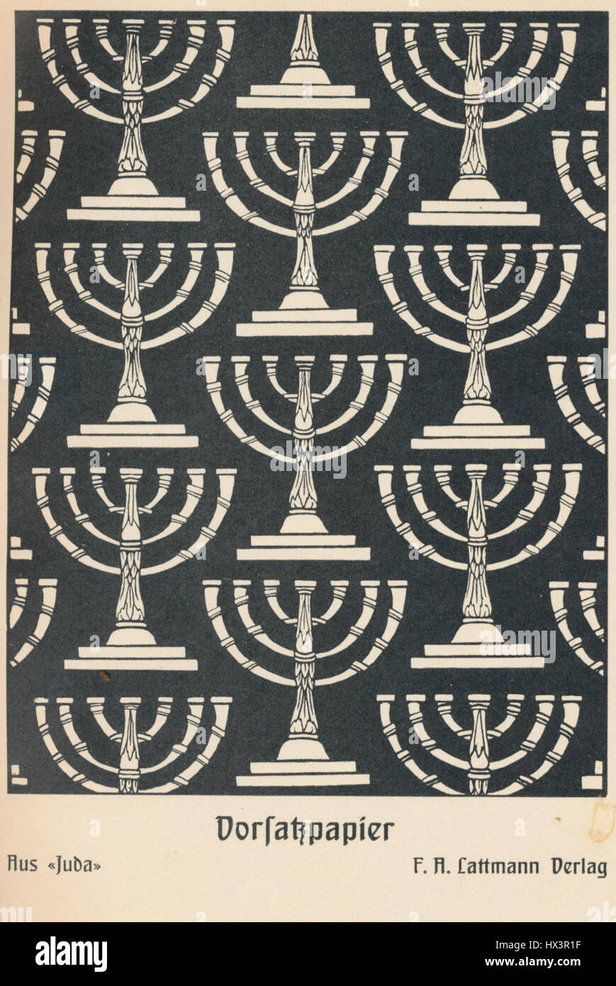I Lilien Menorah sono una serie di rappresentazioni artistiche della Menorah, un importante simbolo della cultura ebraica. Le opere esplorano il significato della Menorah, spesso raffigurata nell'arte religiosa ebraica e simbolica della luce e della presenza divina. Foto Stock