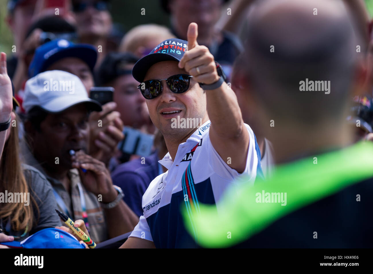 Melbourne, Australia. 25 marzo, 2017. Felipe Massa firma autografi per i fan durante il 2017 Formula 1 Rolex Australian Grand Prix, Australia il 25 marzo 2017. Credito: Dave Hewison sport/Alamy Live News Foto Stock