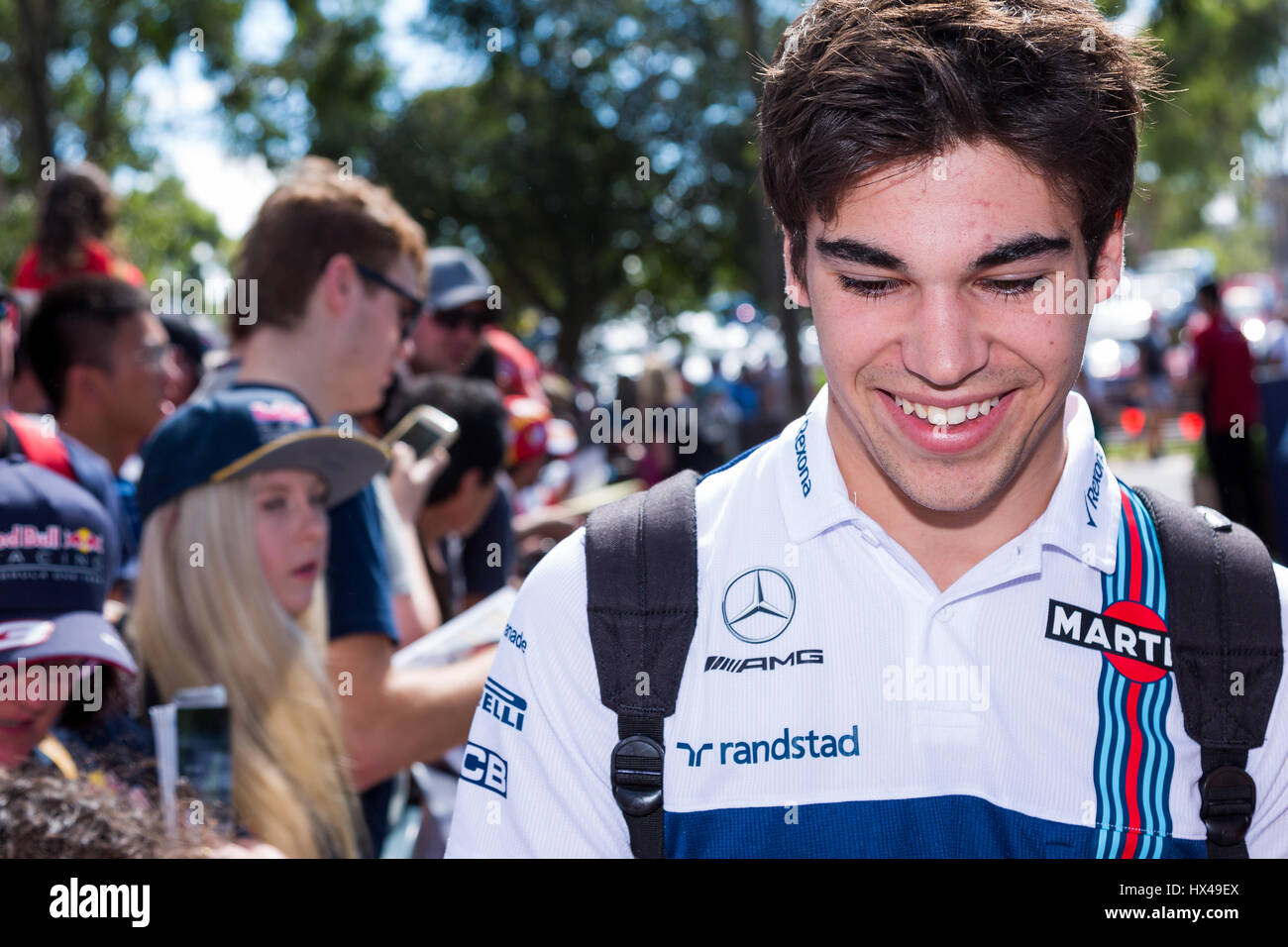 Melbourne, Australia. 25 marzo, 2017. Lawrence passeggiata firma autografi per i fan durante il 2017 Formula 1 Rolex Australian Grand Prix, Australia il 25 marzo 2017. Credito: Dave Hewison sport/Alamy Live News Foto Stock