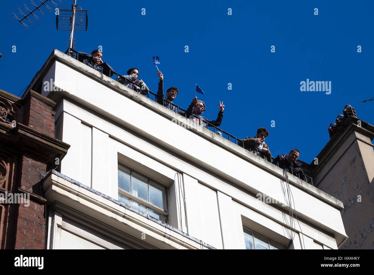 Londra, Regno Unito. 25 Mar, 2017. Unite per l'Europa marzo a Londra. Migliaia marzo dal parco verde a Piazza del Parlamento di opporsi Brexit Credito: Nathaniel Noir/Alamy Live News Foto Stock