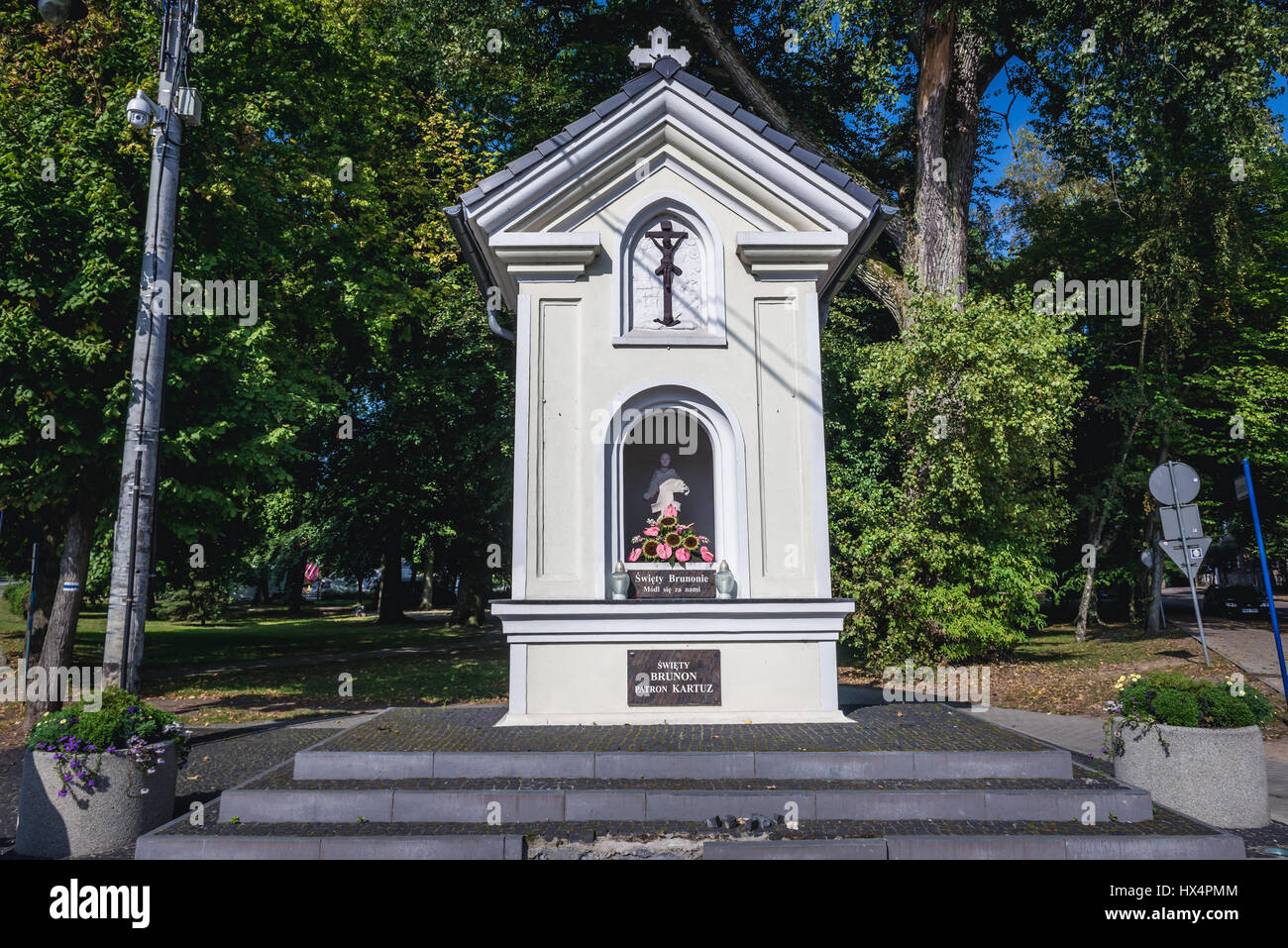 Edicola fo San Bruno nella città di Kartuzy nella regione Kashubia del voivodato di Pomerania in Polonia Foto Stock