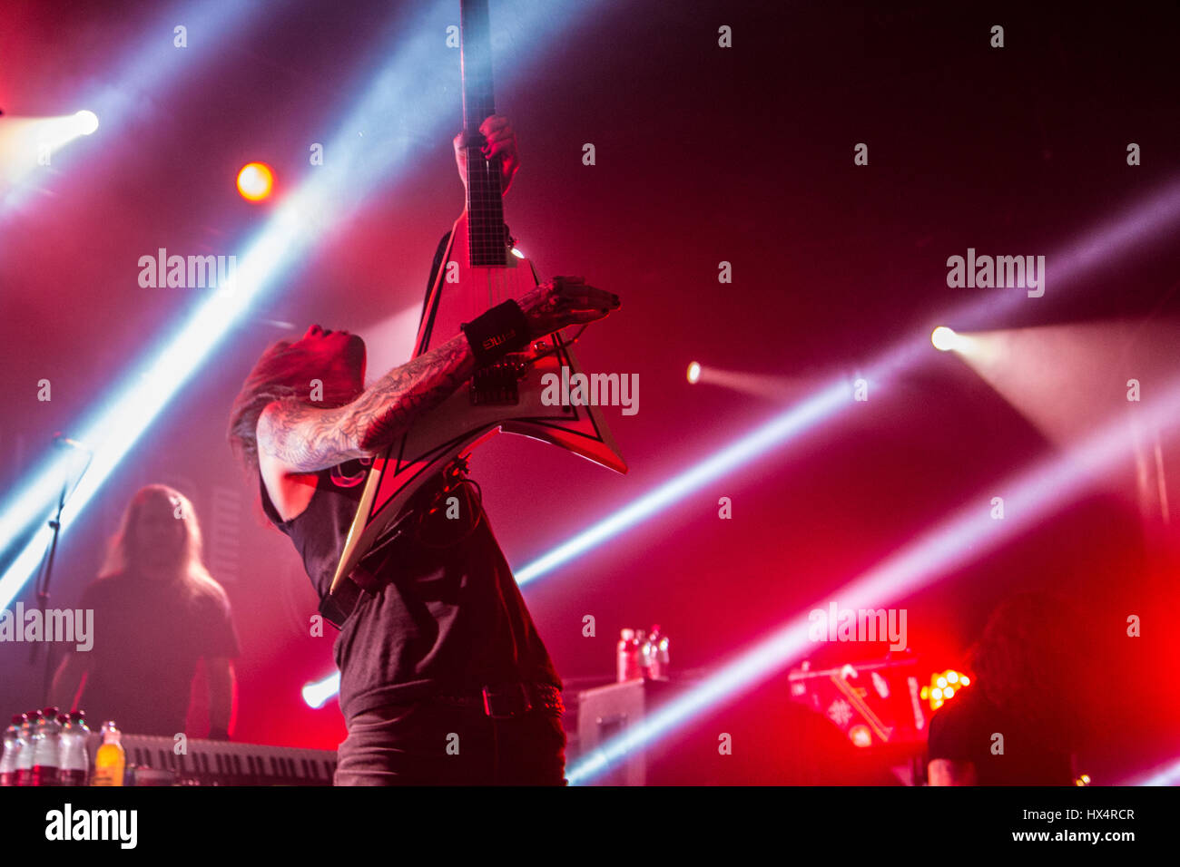 Concerto di melodico finlandese band death metal "bambini di Bodom" sul palco di Tvornica Kulture, Zagabria, Croazia Foto Stock