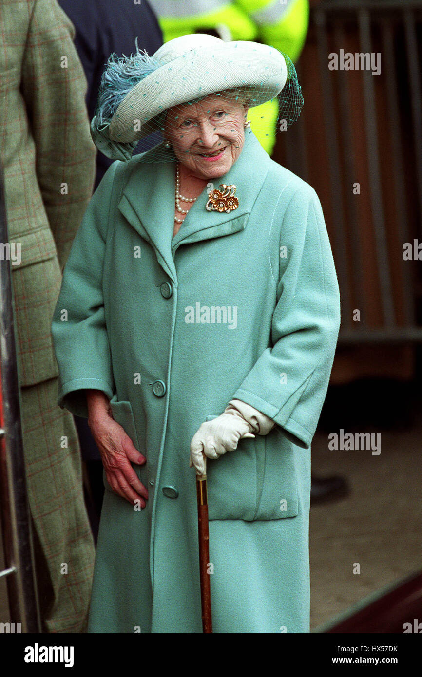 La regina madre della famiglia reale 15 Marzo 2000 Foto Stock