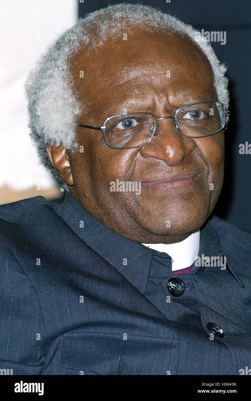 DESMOND TUTU ARCIVESCOVO DI CITTÀ DEL CAPO 05 giugno 2003 CAA BEVERLY HILLS USA Foto Stock