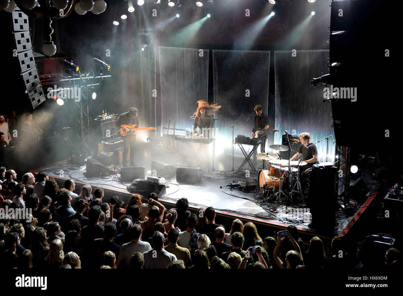 Barcellona - NOV 20: Beach House (dream pop band da Baltimora) in concerto presso lo stadio di Apolo il 20 novembre 2015 a Barcellona, Spagna. Foto Stock