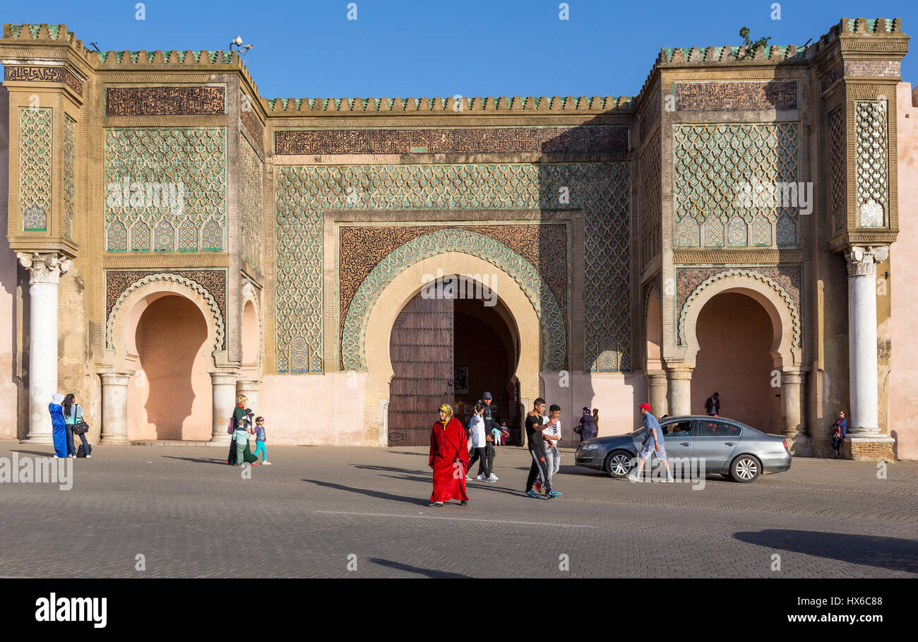 Meknes, Marocco. Bab Mansour, costruito 1672-1732. Foto Stock